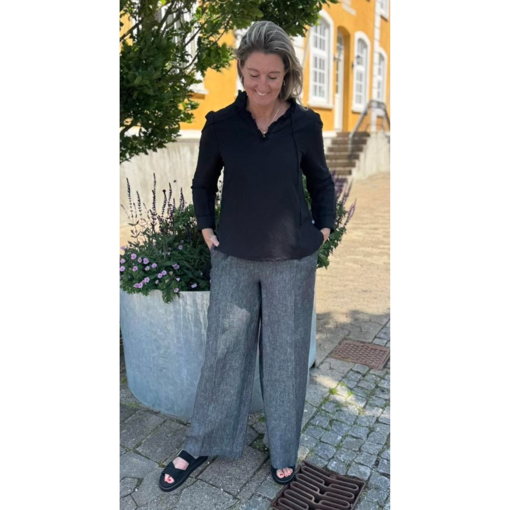 Hést Black Sari Linen Blouse