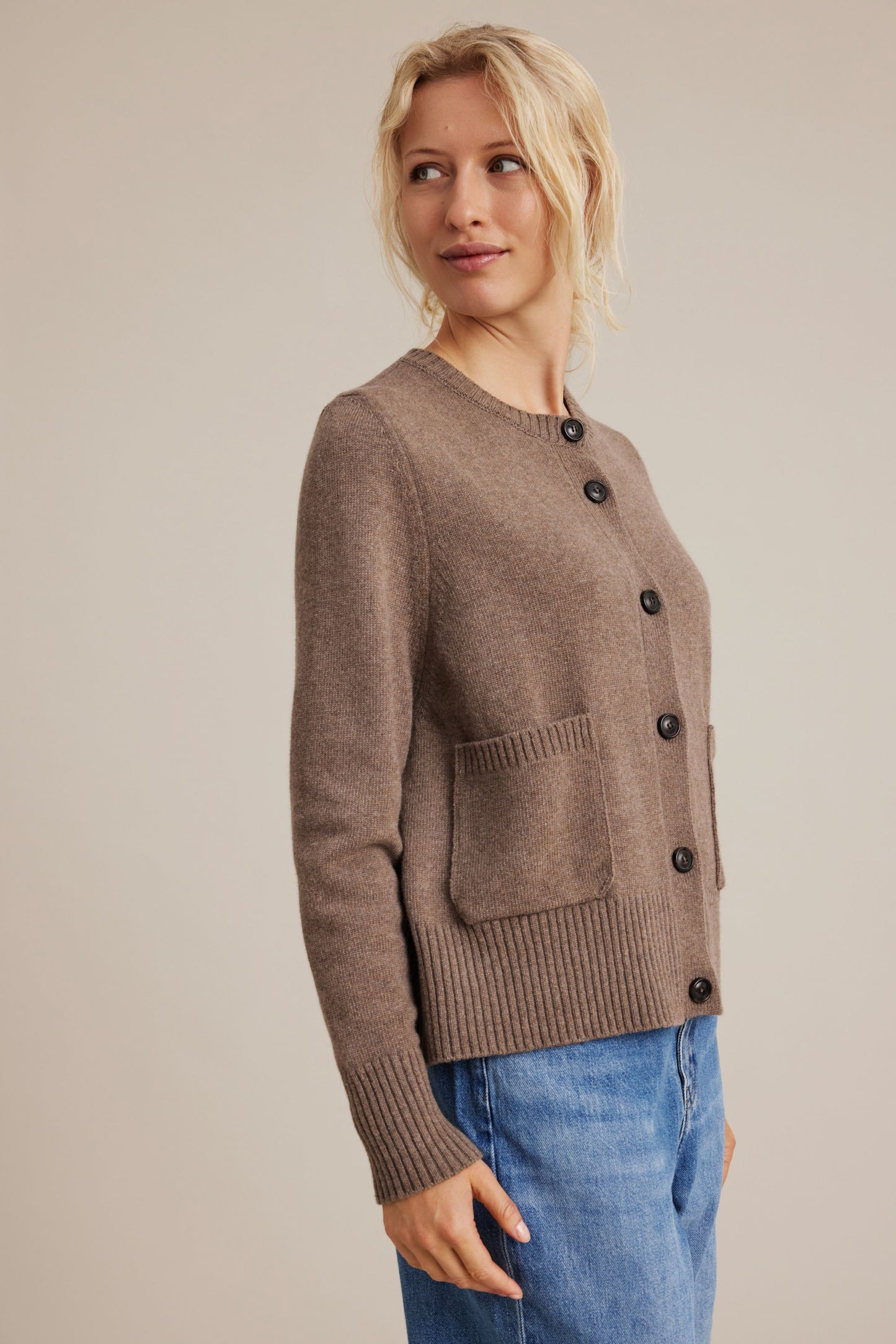 Sibin Linnebjerg Dark Sand Kjersti
