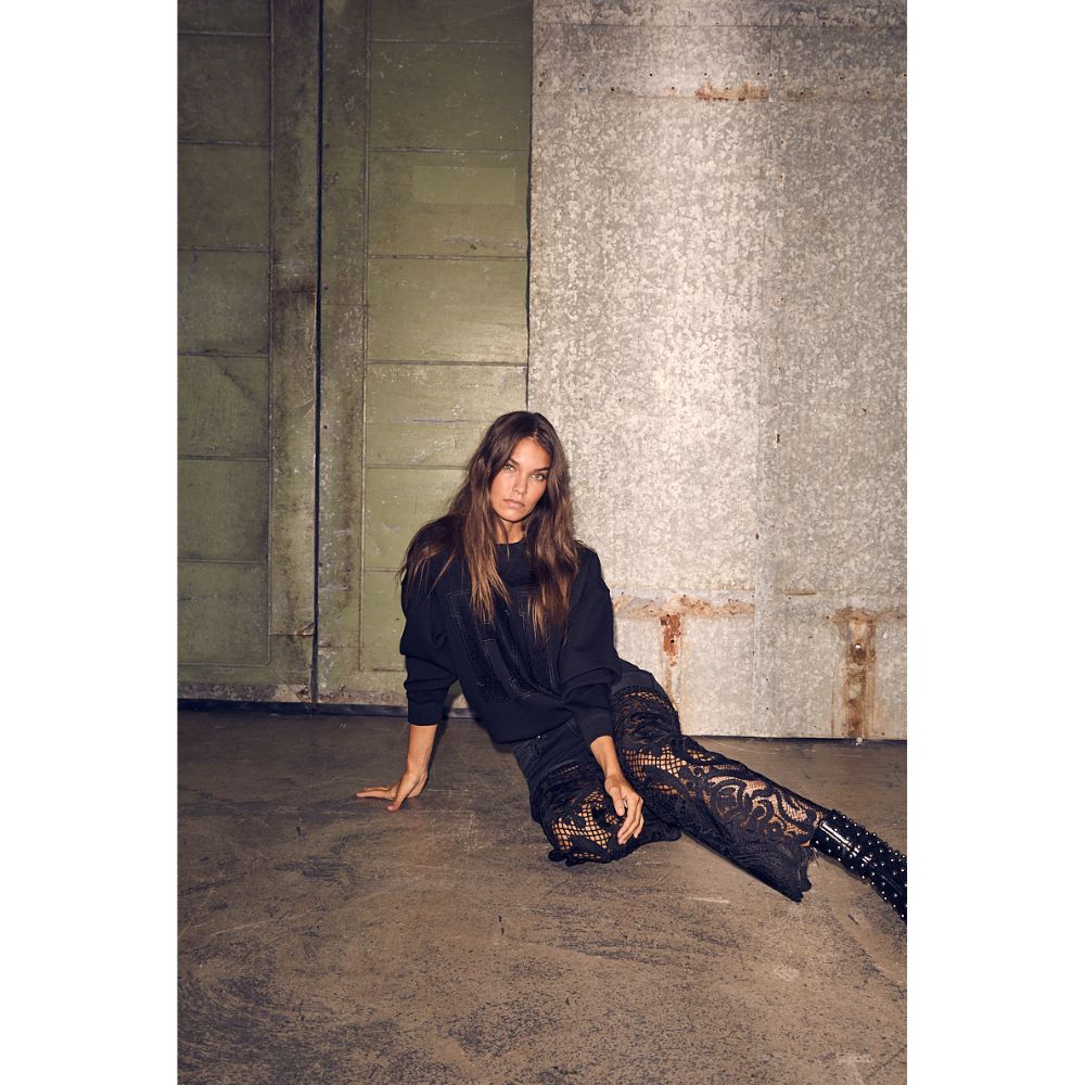 L'amitie Sort Lace Application Swea