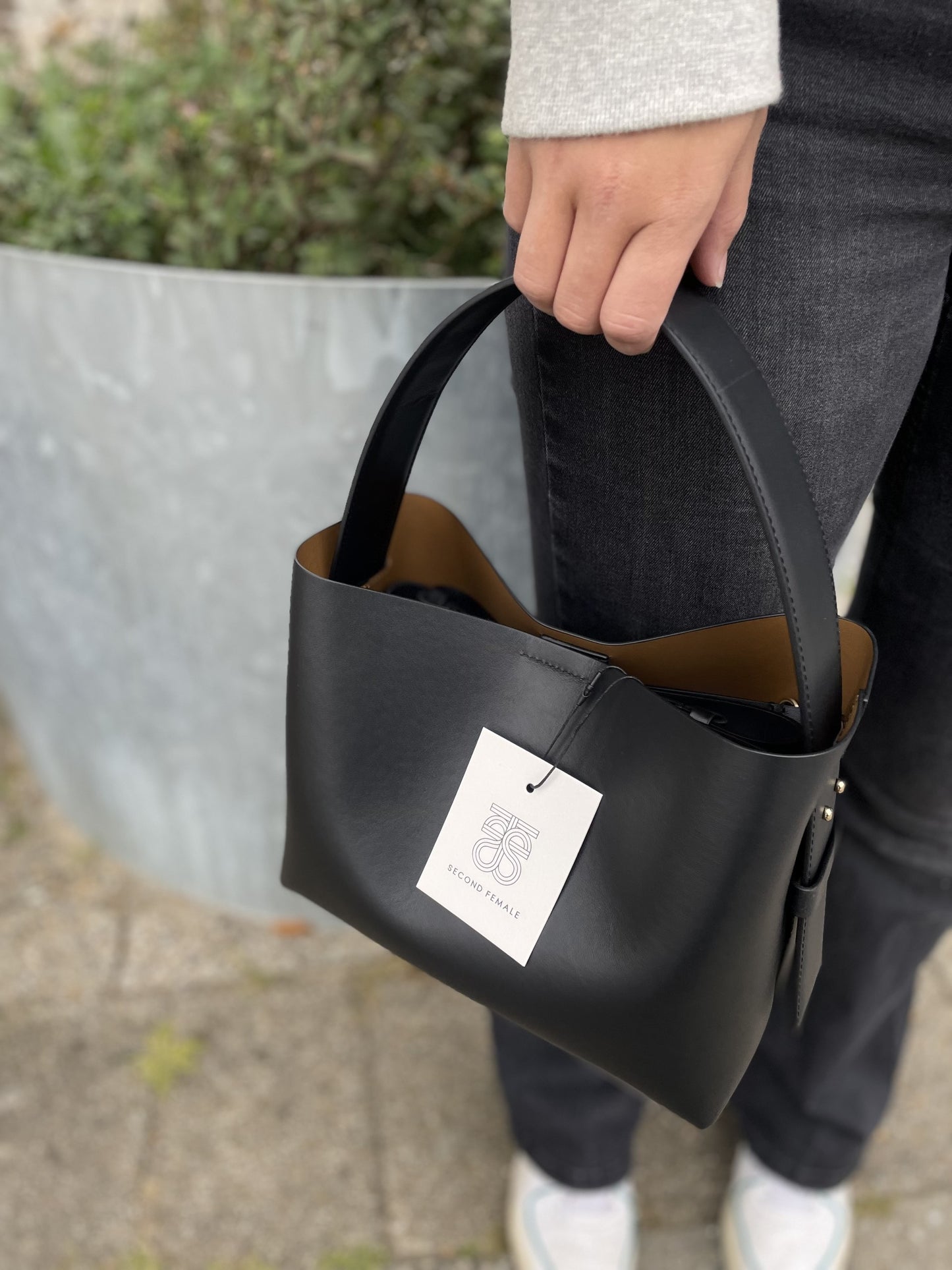 Second Female Black Leata Leather Bag