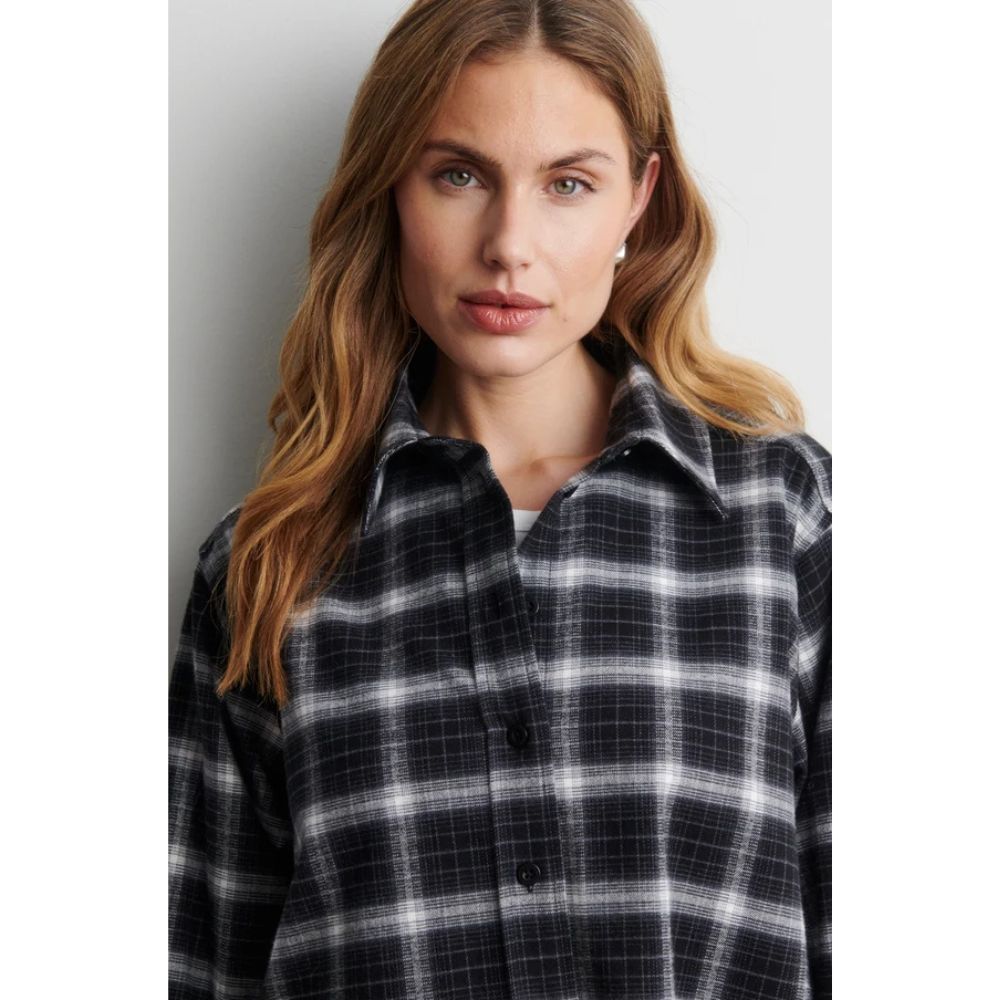 Second Female Sort Genola Shirt