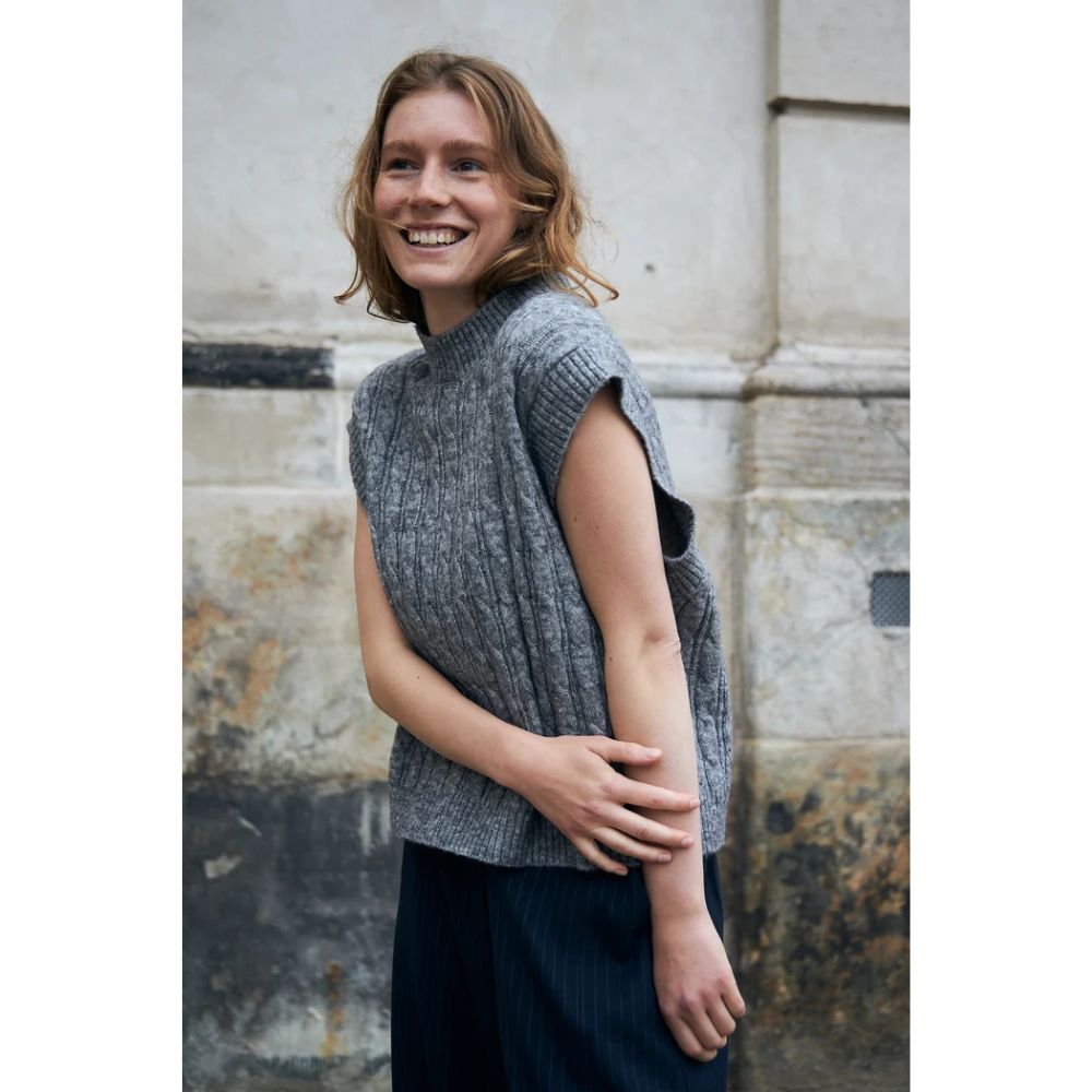 Lollys Laundry Grey Melange Finn Knit Vest