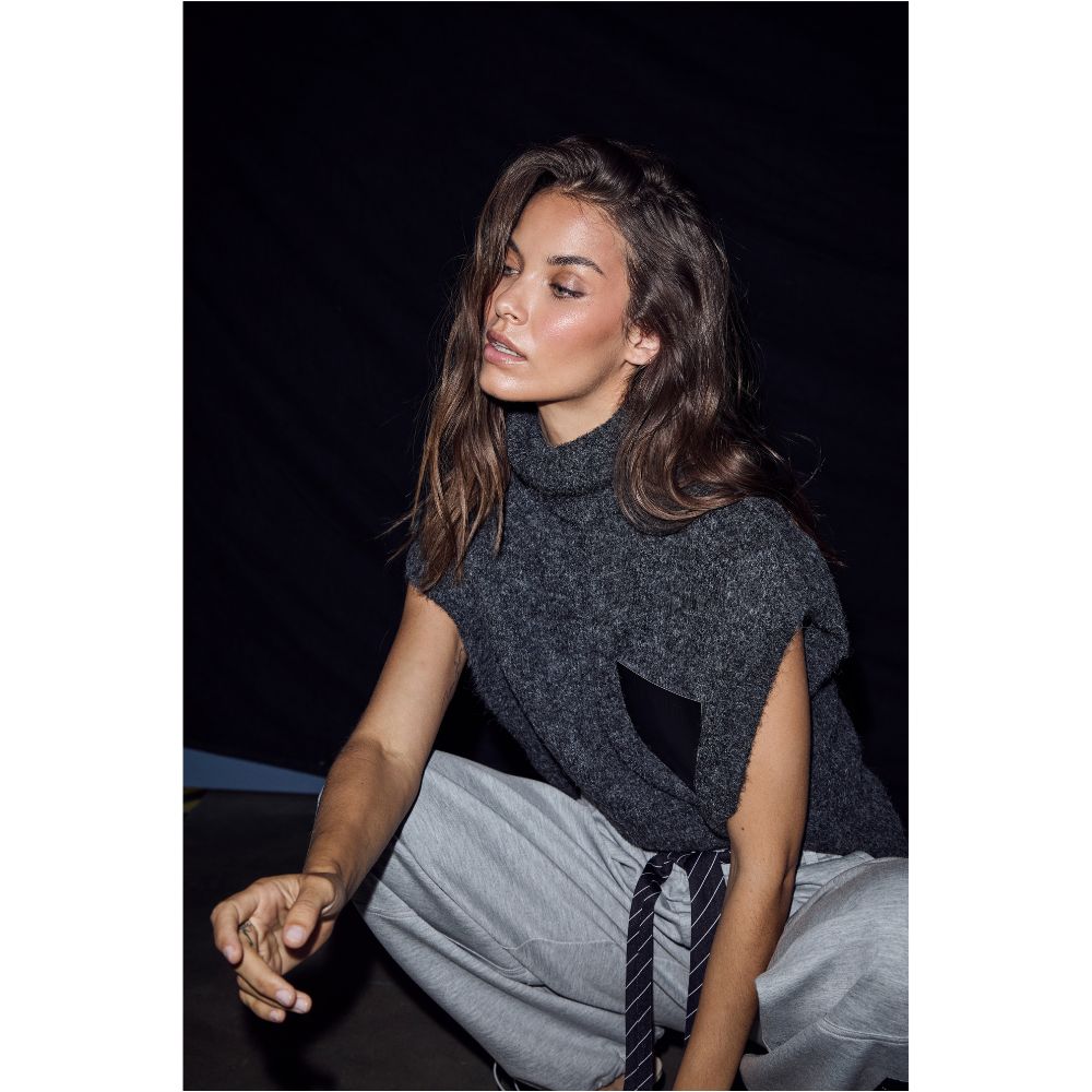 L'AMITIÉ Koks grå Darcia Pocket Knit Vest