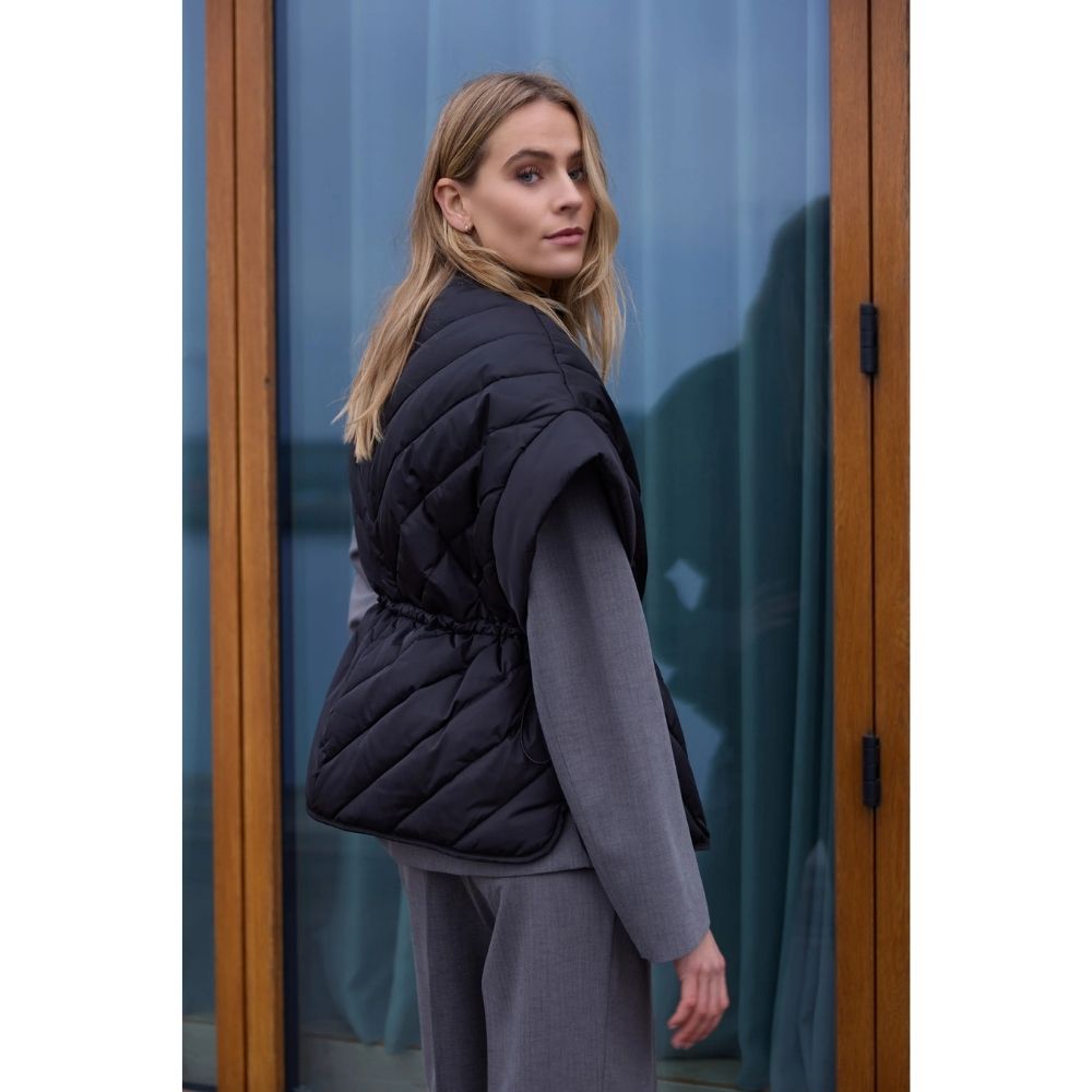 Heartmade Black Bila Cape