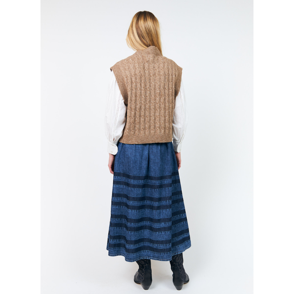 Lollys Laundry Camel Finn Knit Vest