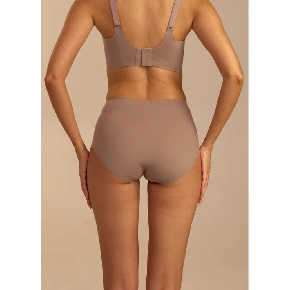 FEMIFEMME Soft Mocha Invisible Highwaist Maxi Trusser