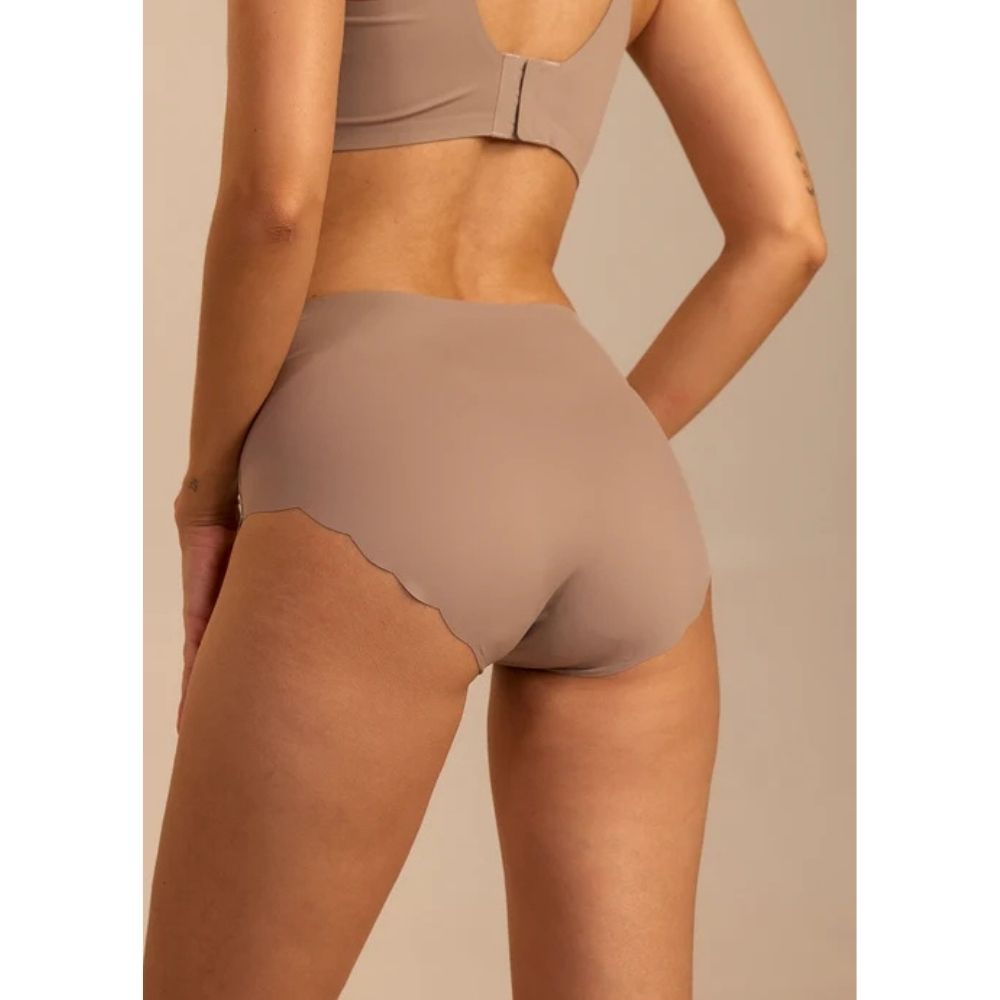 FEMIFEMME Soft Mocha Invisible Highwaist Maxi Trusser