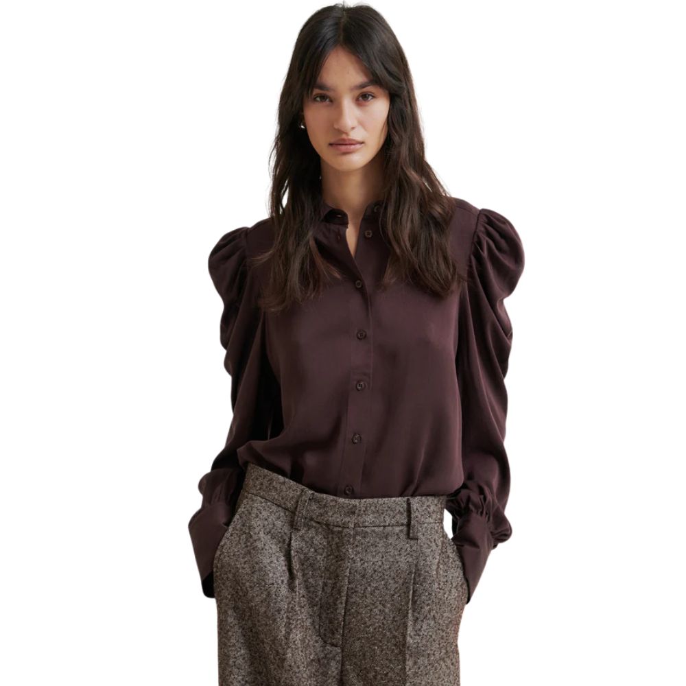 Second Female Chocolate Samanta