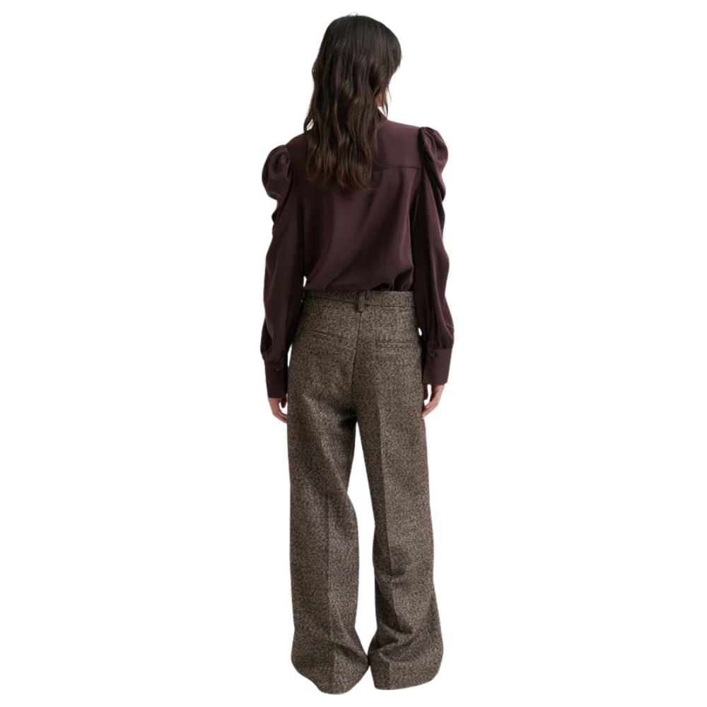 Second Female Chocolate Samanta