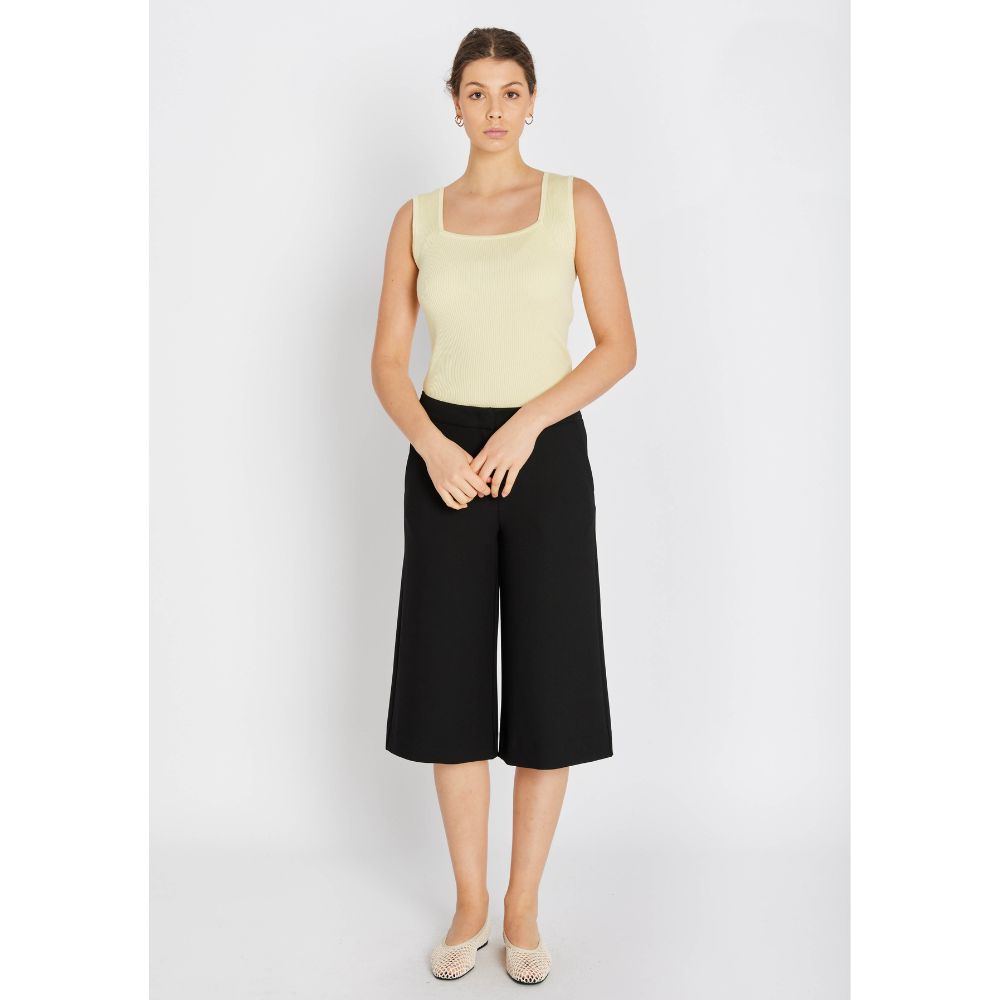 Rue de Femme Sort Comfy Nena Bermuda Shorts